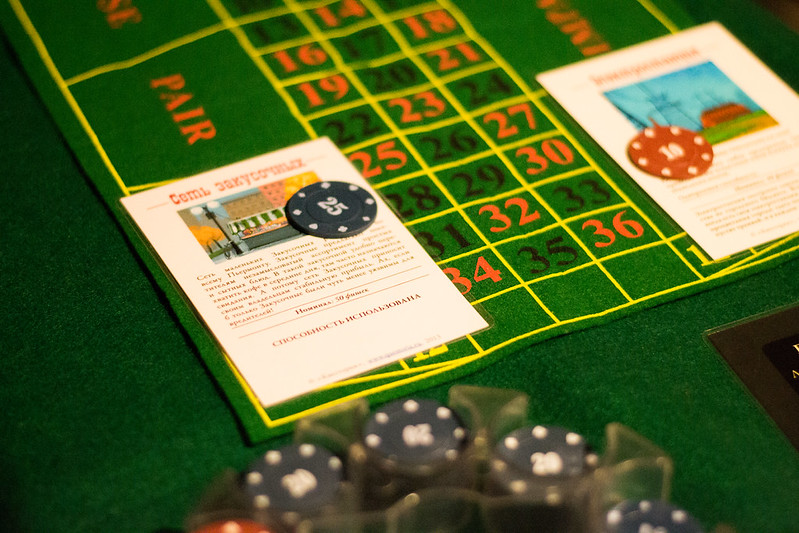 Ведущий развлекает гостей на корпоративе в Chelyabinsk