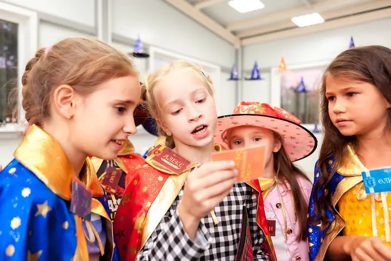 Новый год в Челябинске глазами школьников: квесты, игры и секреты организации