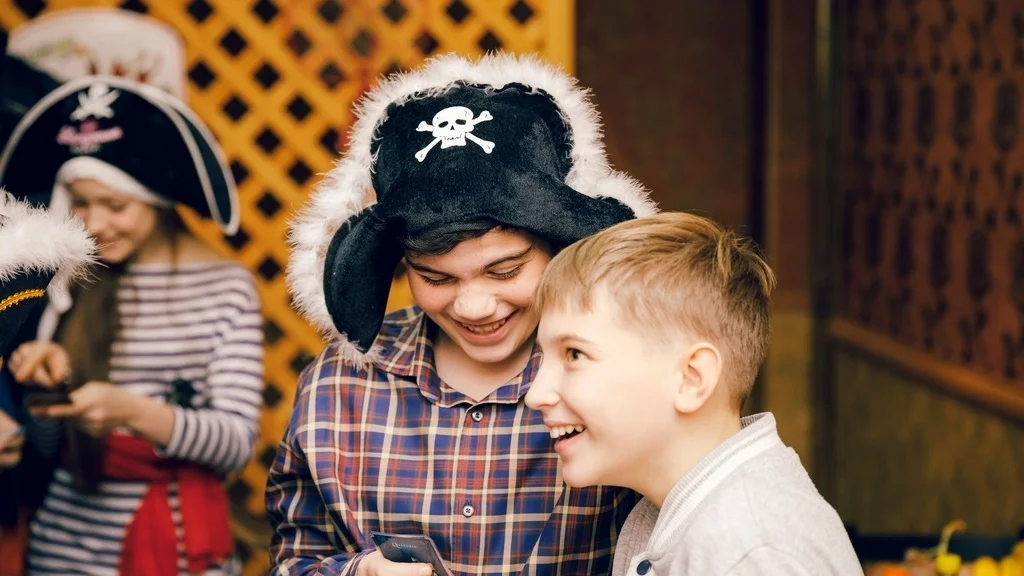 Квест на 23 февраля в школе «Завещание Флинта»: у пиратов созрел коварный план.